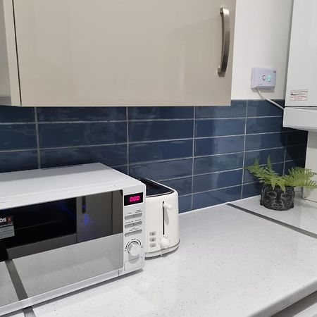 לונדון Beautiful Modern Apartment On Wick Lane מראה חיצוני תמונה