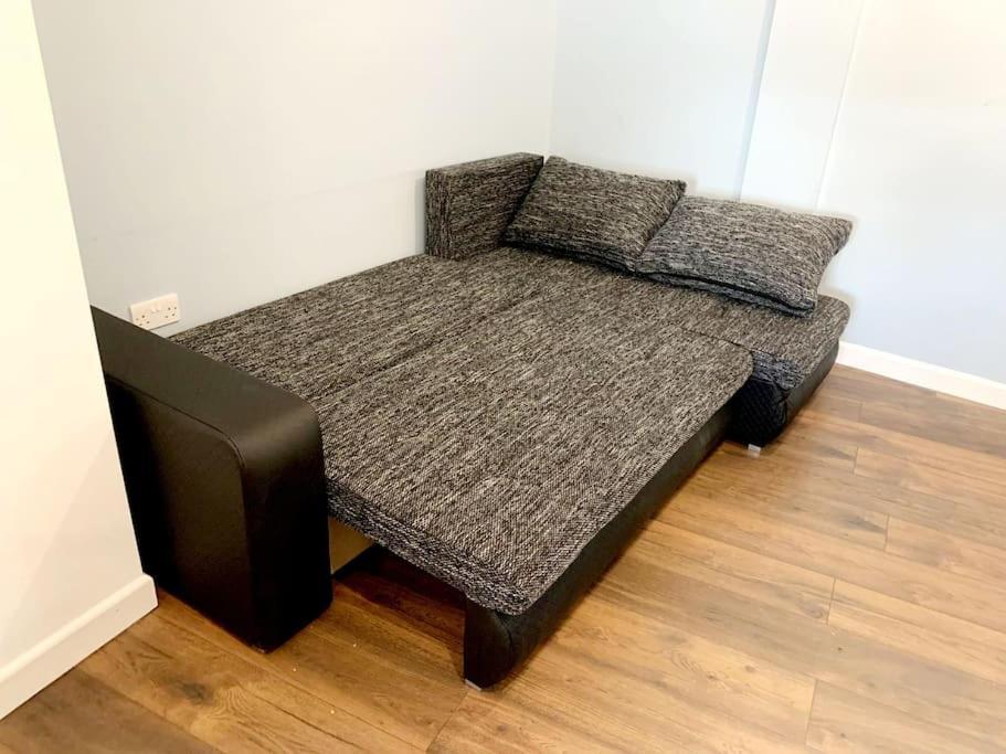 לונדון Beautiful Modern Apartment On Wick Lane מראה חיצוני תמונה