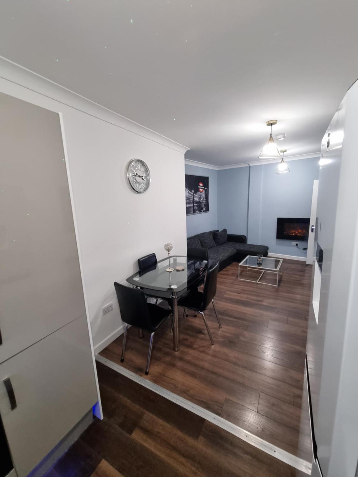 לונדון Beautiful Modern Apartment On Wick Lane מראה חיצוני תמונה